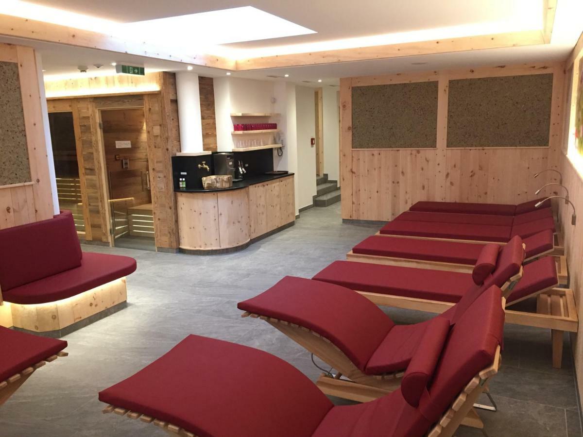 阿鹏克朗酒店 格罗萨尔 外观 照片