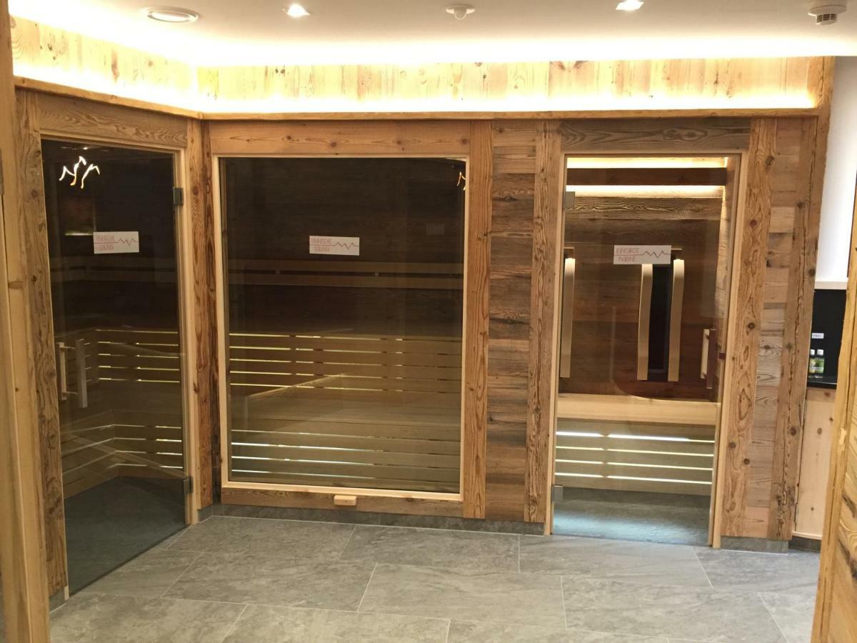 阿鹏克朗酒店 格罗萨尔 外观 照片