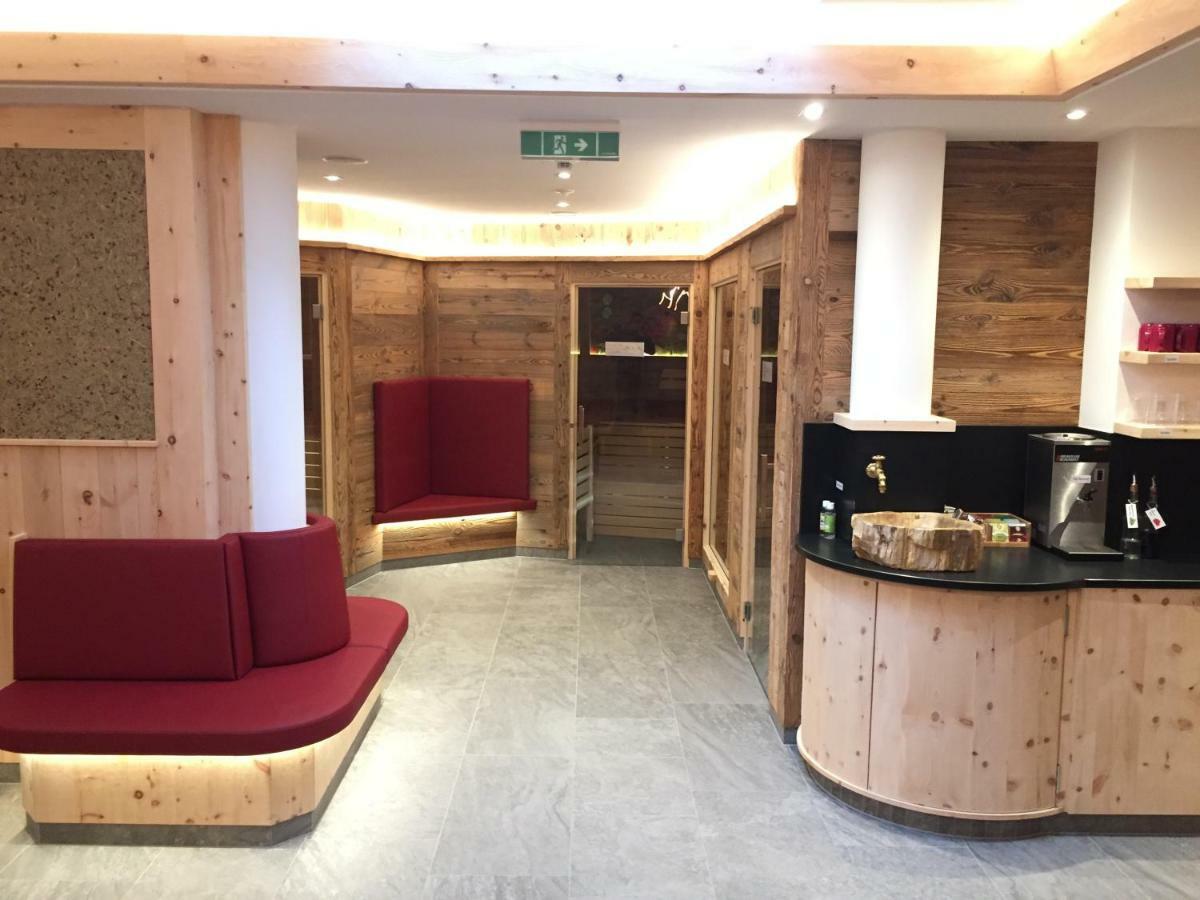 阿鹏克朗酒店 格罗萨尔 外观 照片